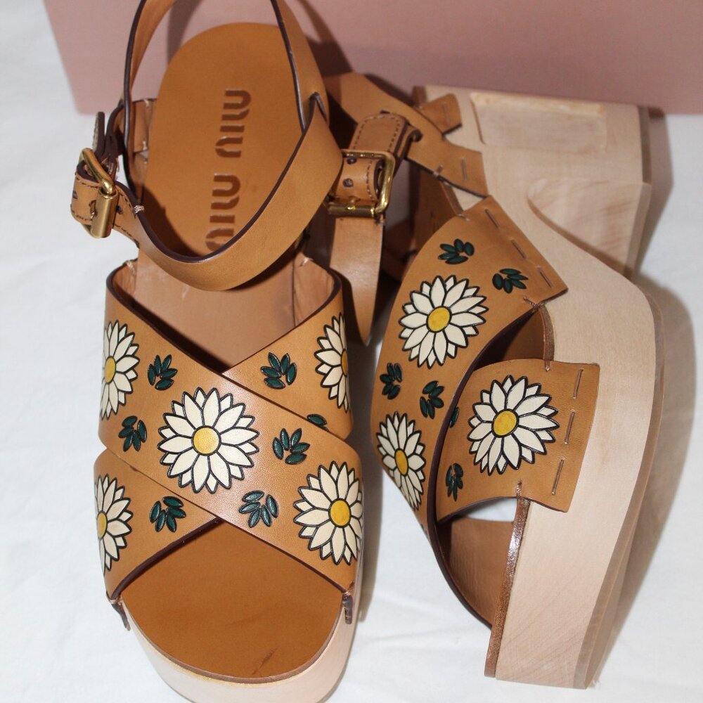 NWB MIU MIU Painted Flowers Wooden Heeled Sandals Platform 40 - Picture 3 of 8